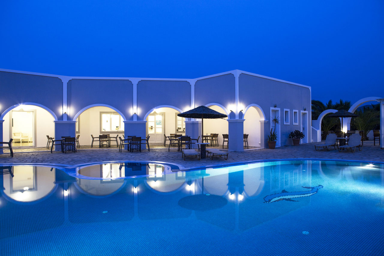 5* Maistros Village Hotel -Καρτεράδος, Σαντορίνη ✦